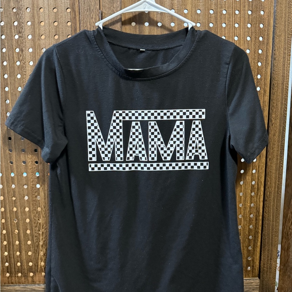 Black 'MAMA' Graphic T-Shirt NWOT